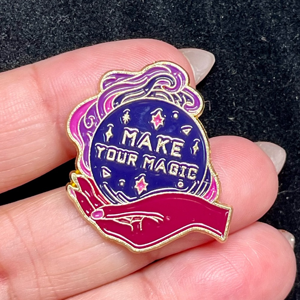 2/22 🦹‍♀️ HOT make your magic pin in Halloween/Wiccan theme-NEW